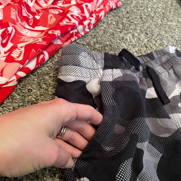 Boy Size Large Nike Lot One shorts and one pants - Picture 3 of 8